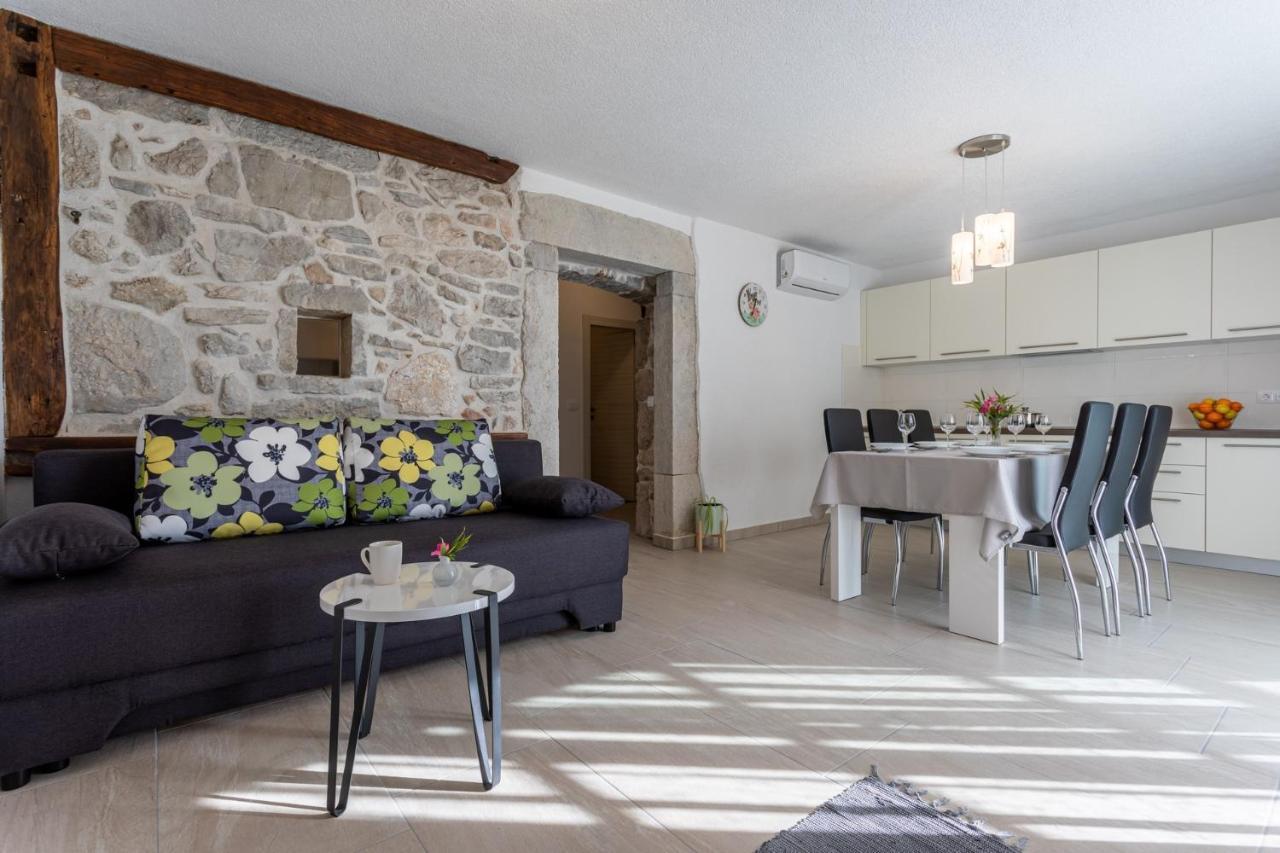Villa Elm Milohnici 외부 사진