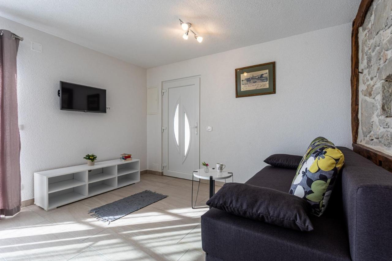 Villa Elm Milohnici 외부 사진