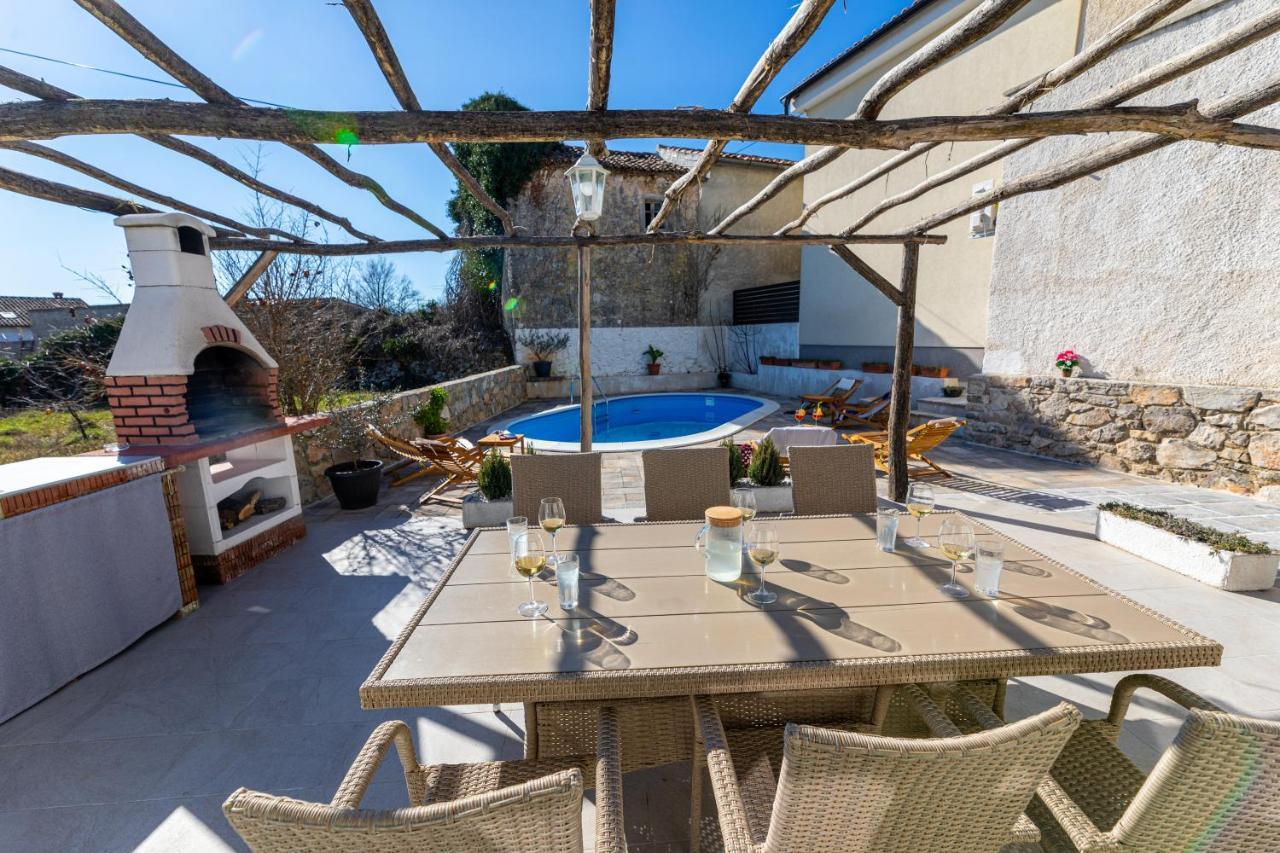 Villa Elm Milohnici 외부 사진